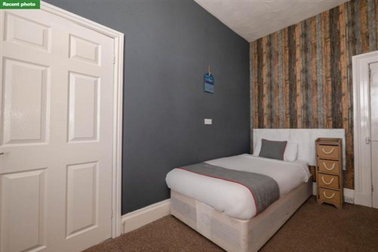 Oyo Pier Hotel Rhyl Esterno foto