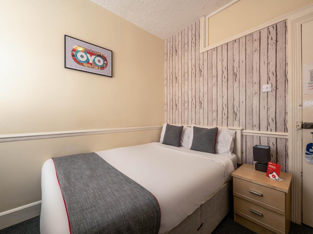 Oyo Pier Hotel Rhyl Esterno foto