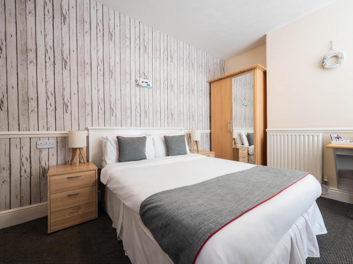 Oyo Pier Hotel Rhyl Esterno foto