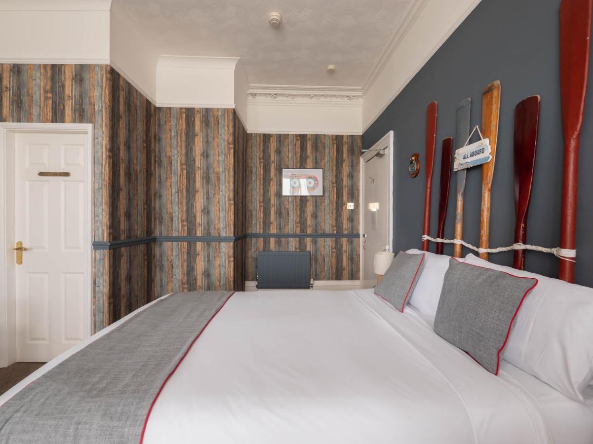 Oyo Pier Hotel Rhyl Esterno foto