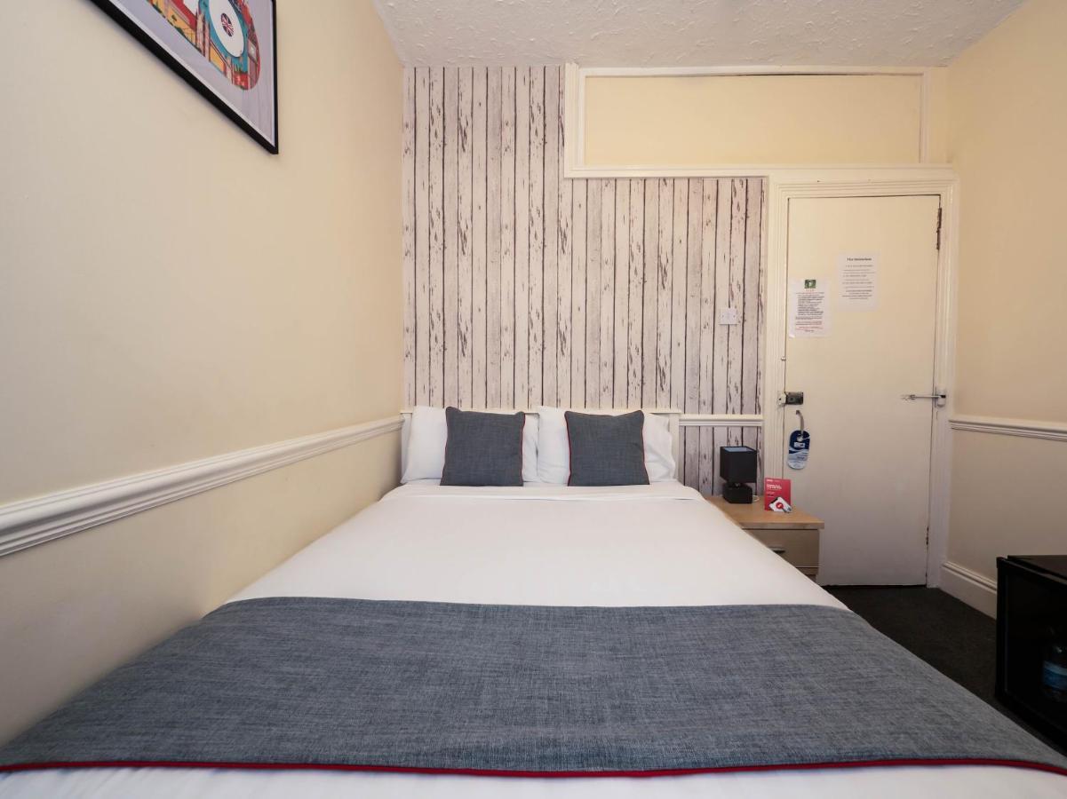Oyo Pier Hotel Rhyl Esterno foto