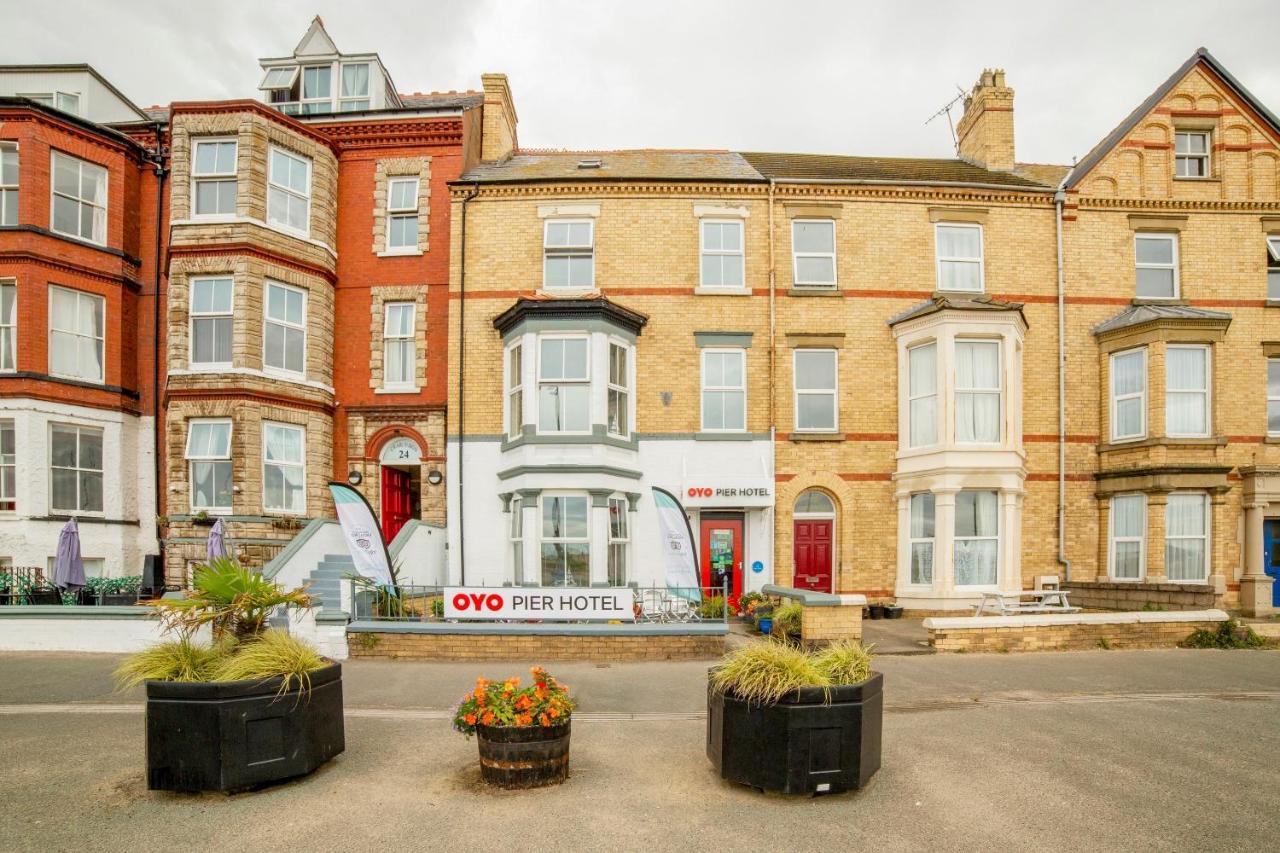 Oyo Pier Hotel Rhyl Esterno foto