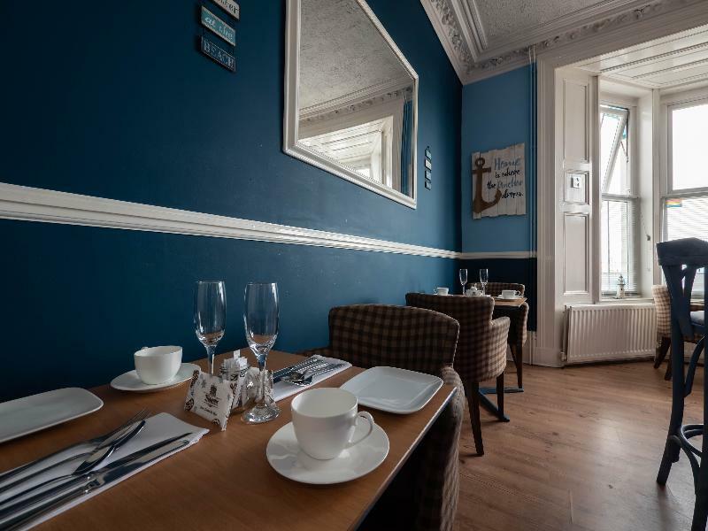 Oyo Pier Hotel Rhyl Esterno foto